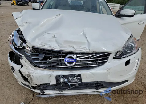 2017 Volvo Xc60 T5 Inscription z USA, uszkodzony, nr VIN YV440MRU6H2174053